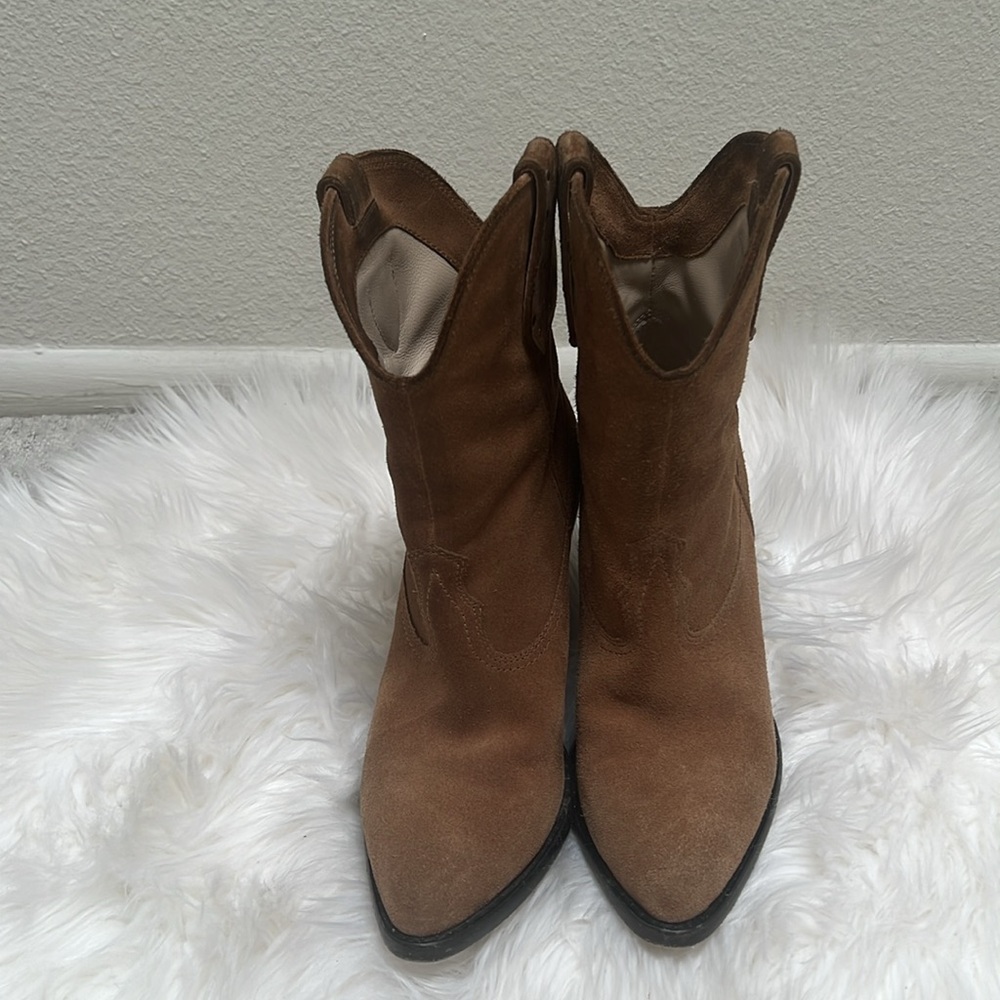 ✨PAIGE Wendy Studded Western Boots Size 9✨